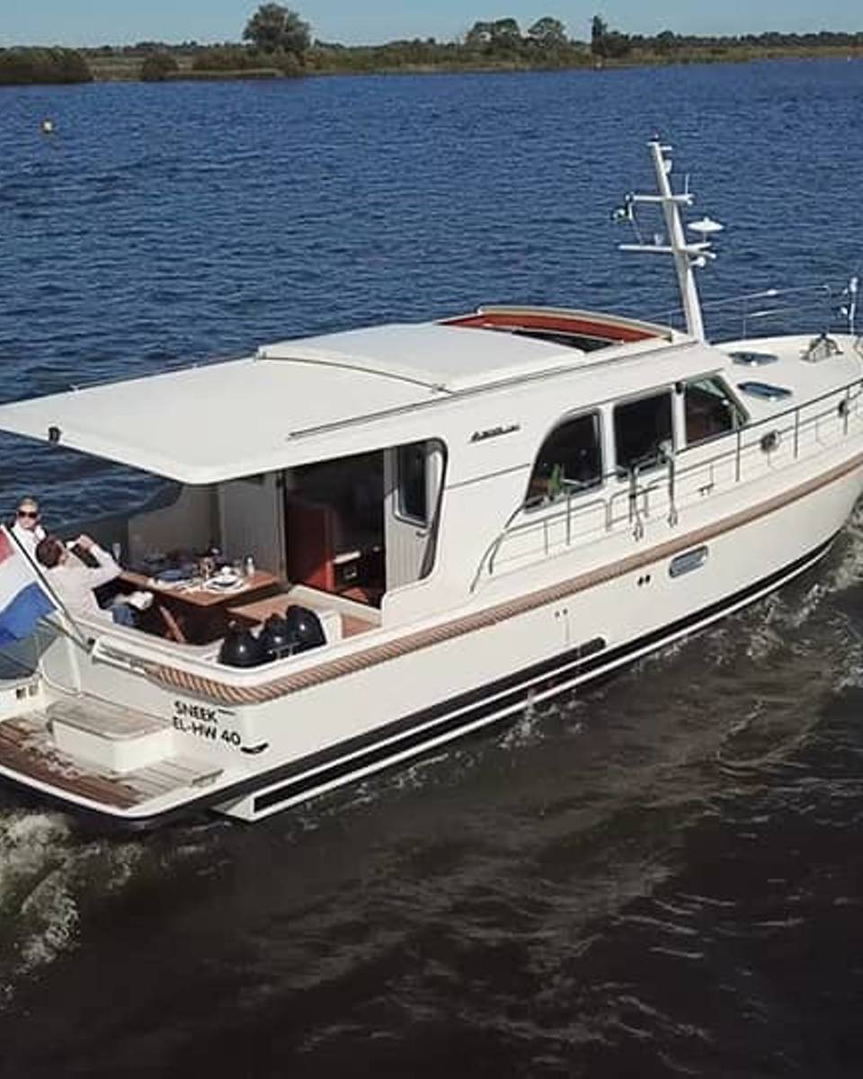 sanzi yacht charter sneek