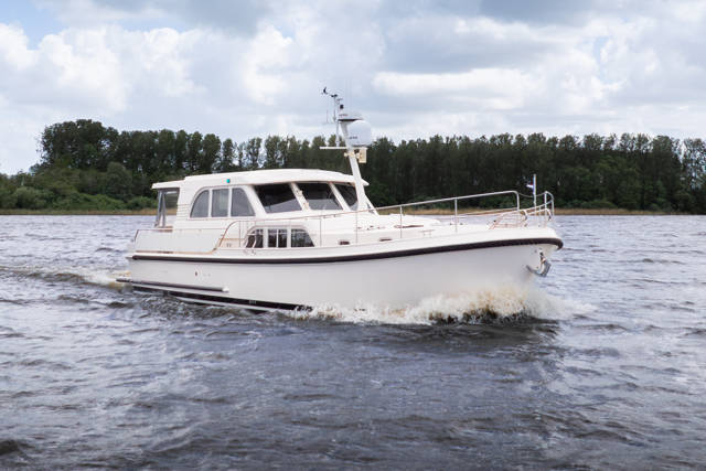 Linssen Grand Sturdy 470 Sedan Wheelhouse